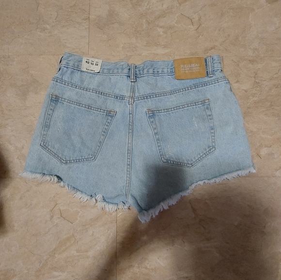 Pull&Bear cut offs distressed shorts size 10 bnwt - Picture 3 of 4